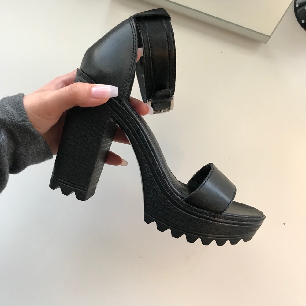 Black platform heel